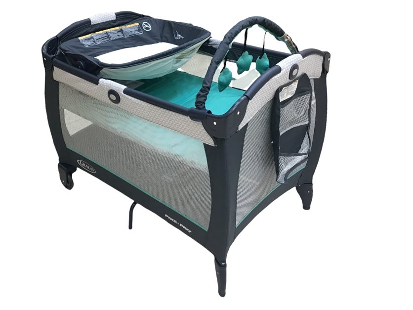 Pack 	&apos;n Play Playard with Reversible Seat & Changer LX